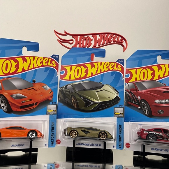 HOT WHEELS LOT 3!!!!! FACTORY FRESH, HW DRAG STRIP. - Picture 4 of 4